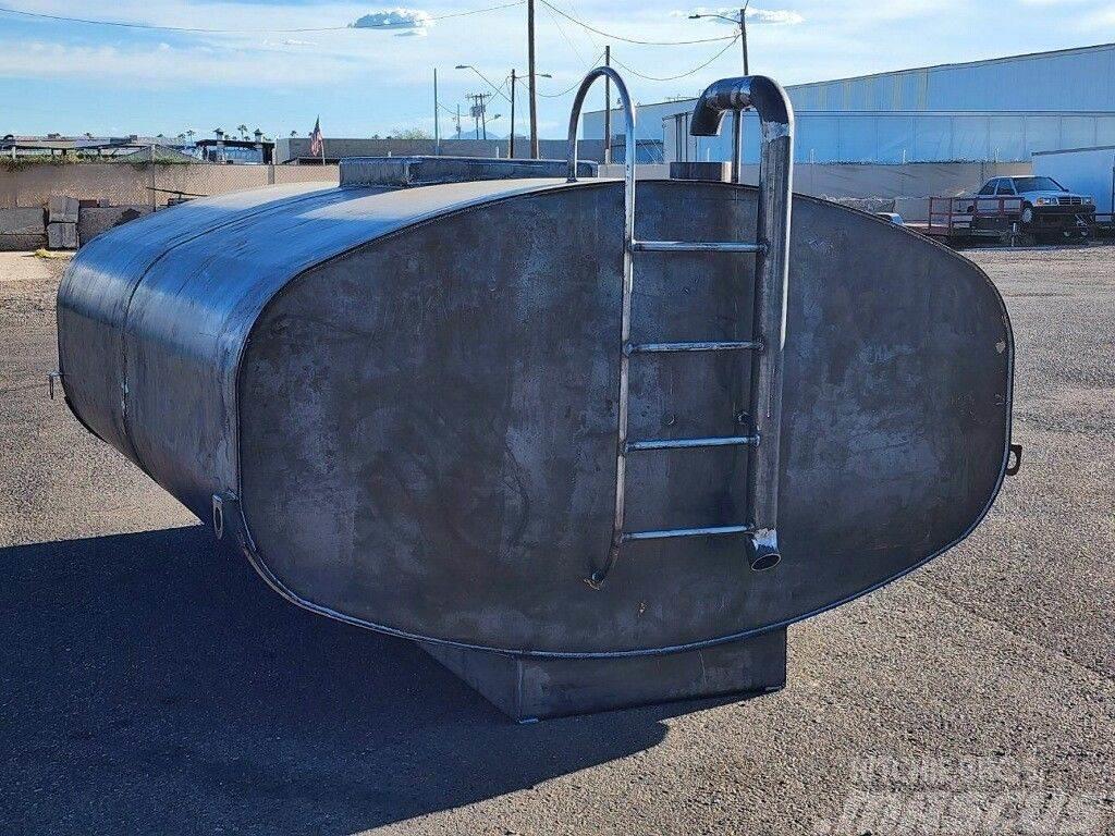  Custom 2000 Gallon Water Tanks Zbiorniki