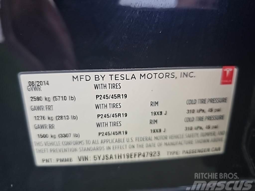 Tesla Model S Samochody osobowe
