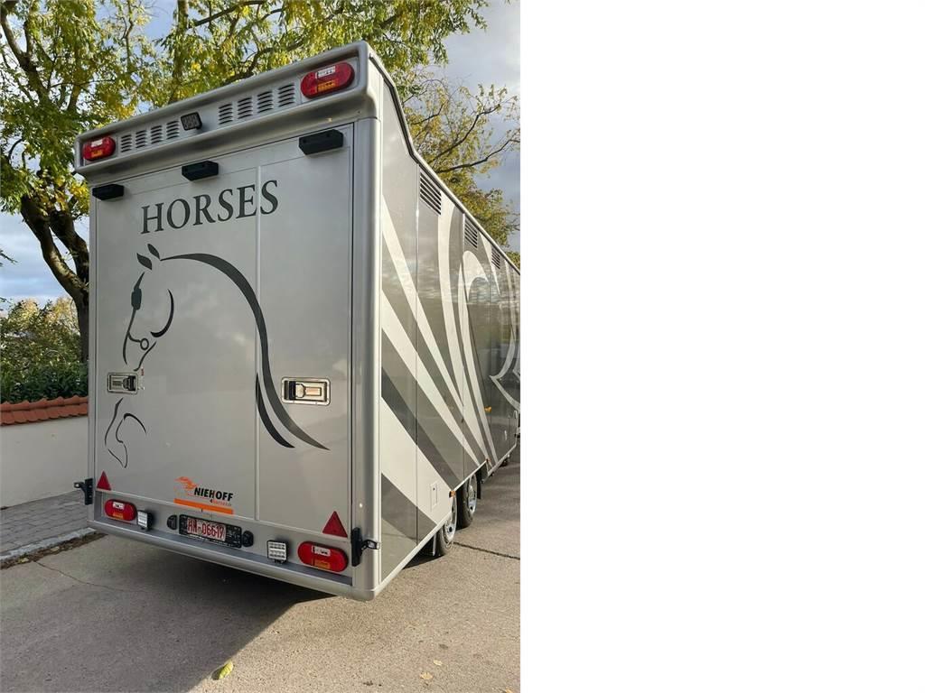 Blomenröhr / Niehoff 4-5 Pferde und Wohnung Naczepy do transportu zwierząt
