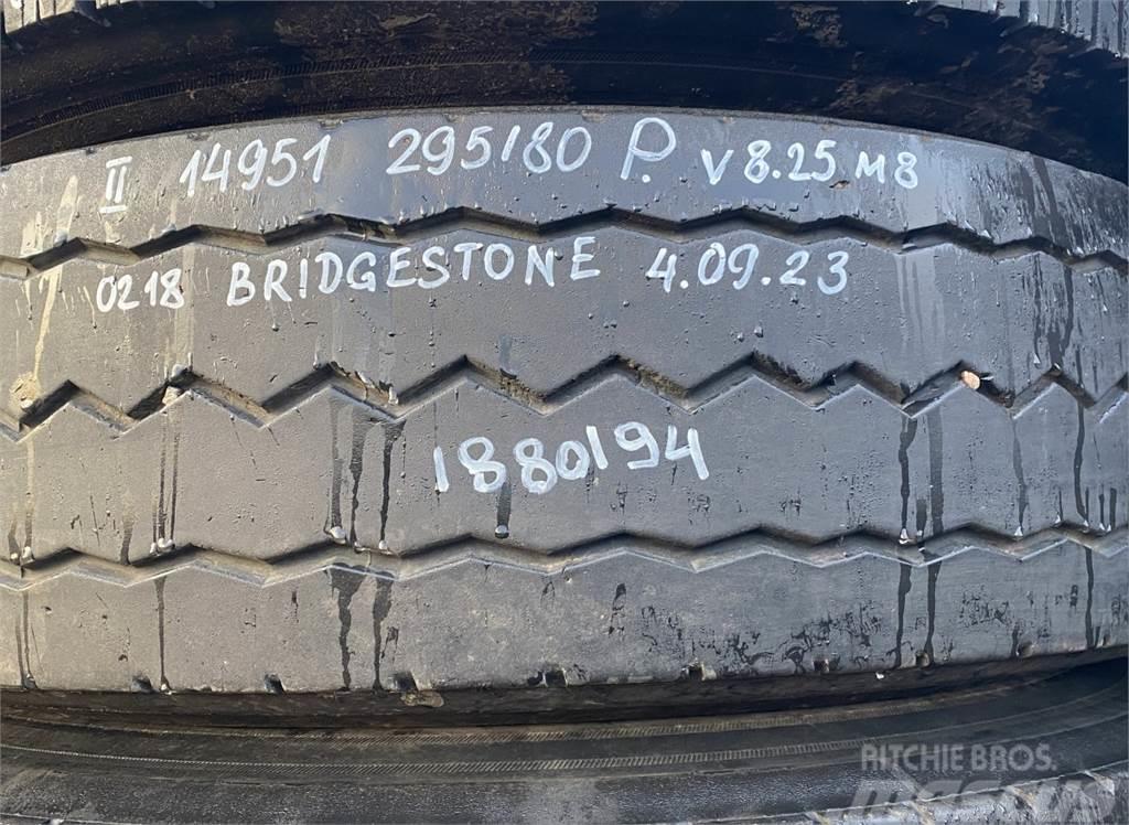 Bridgestone K-series Opony, koła i felgi