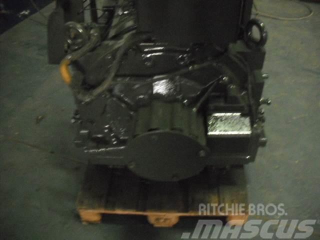 Komatsu HD605-7 gearbox Transmission Wozidła sztywnoramowe