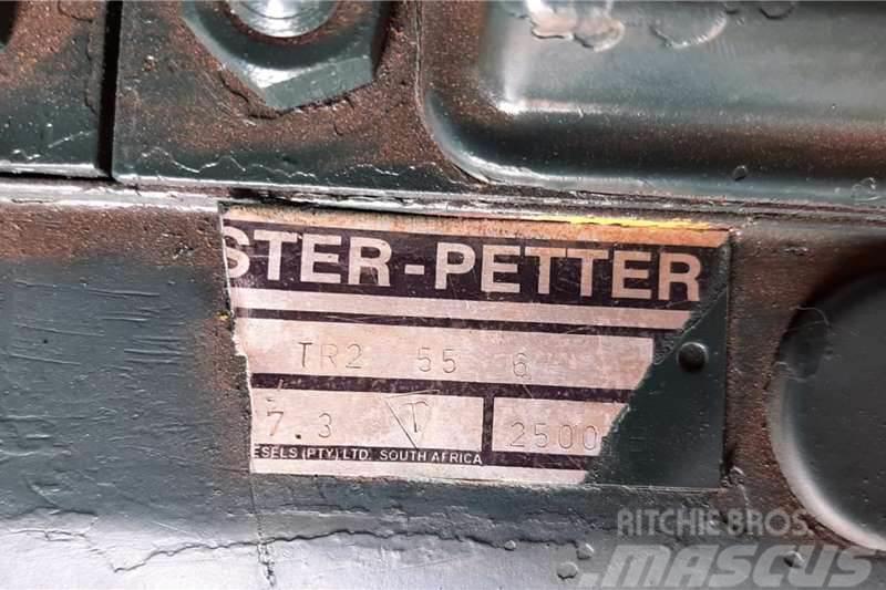 Lister Petter TR2 Engine Inne
