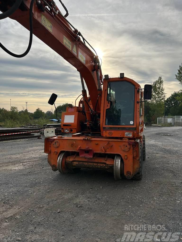 CASE 788 Rail Road excavator Urządzenia do konserwacji trakcji kolejowej