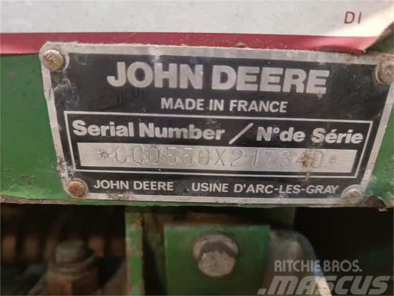John Deere 550 Rundballepresser med garnbinder Prasy zwijające