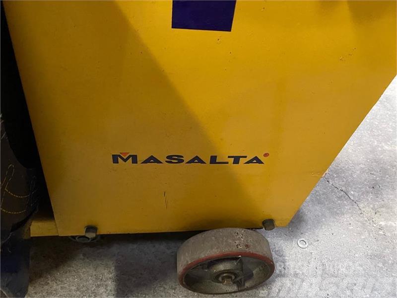 Masalta Asfaltskærer m. dieselmotor asfalt- og betonskærer Maszyny do przecinania asfaltu