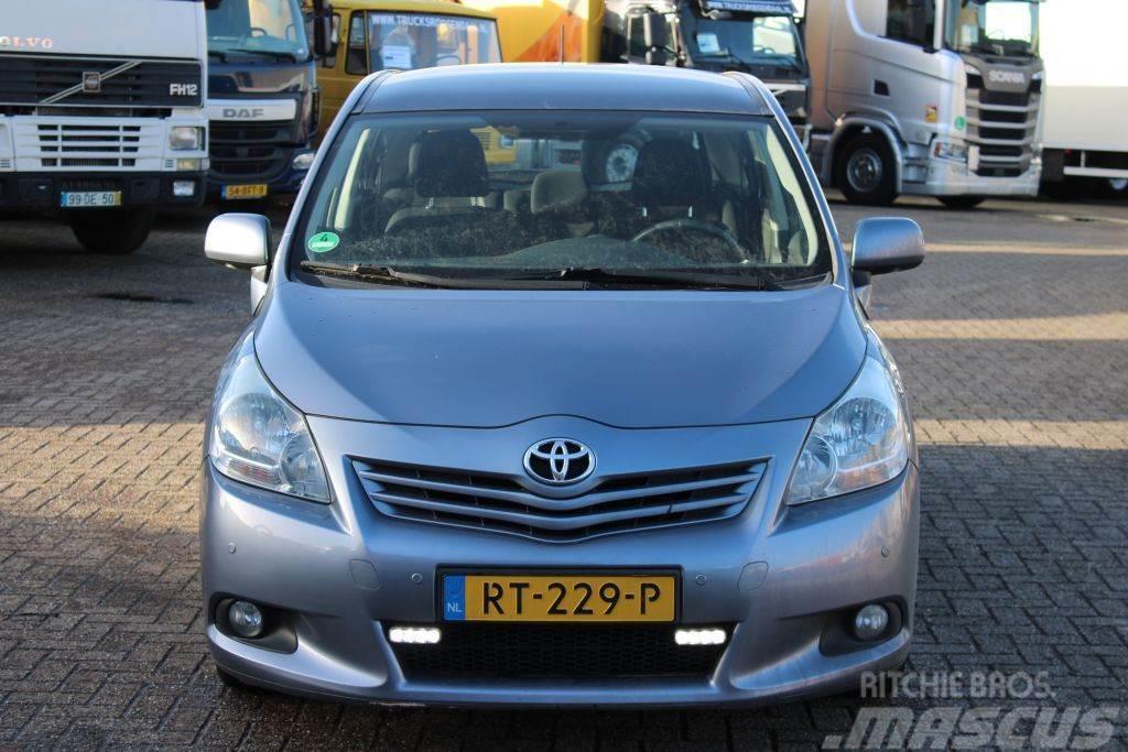 Toyota Corolla Verso verso automat Samochody osobowe