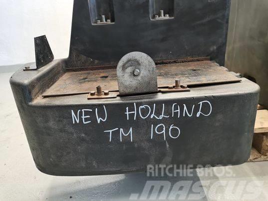 New Holland TM 175 fuel tank Kabiny i wnętrze