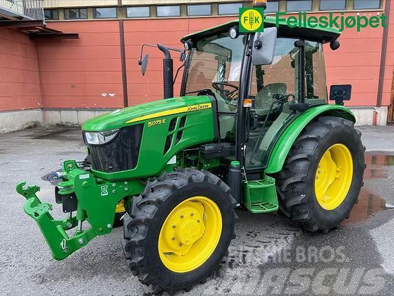 John Deere 5075E Meget fin traktor, kun 210 timer Front hyd! Ciągniki rolnicze