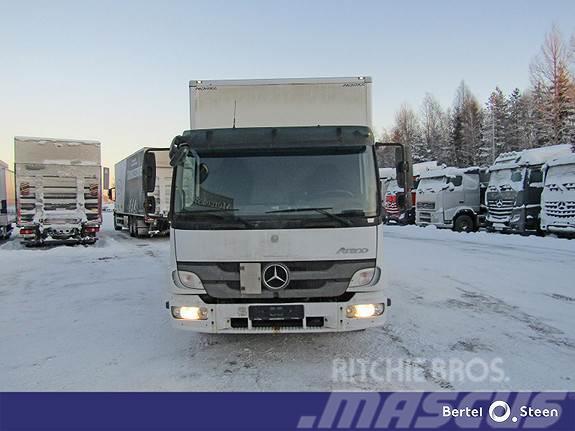 Mercedes-Benz 818L /33 Samochody ciężarowe ze skrzynią zamkniętą