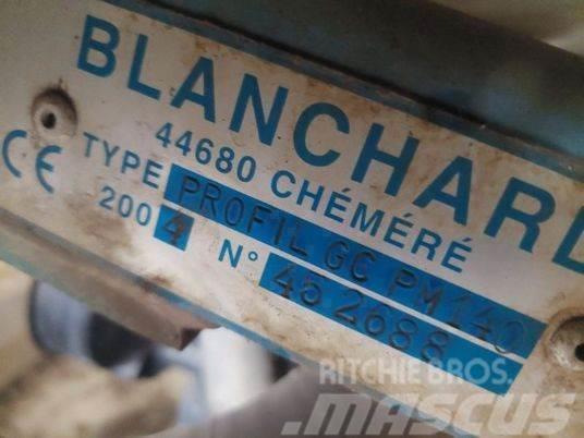 Blanchard 1200L Zamontowane opryskiwacze