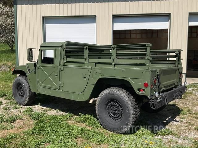 AM General M1152 Pick-upy / Pojazdy z otwieranymi burtami