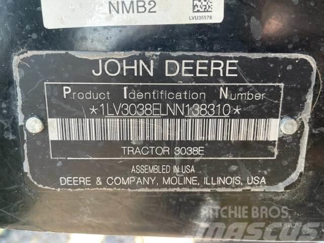 John Deere 3038E Mikrociągniki