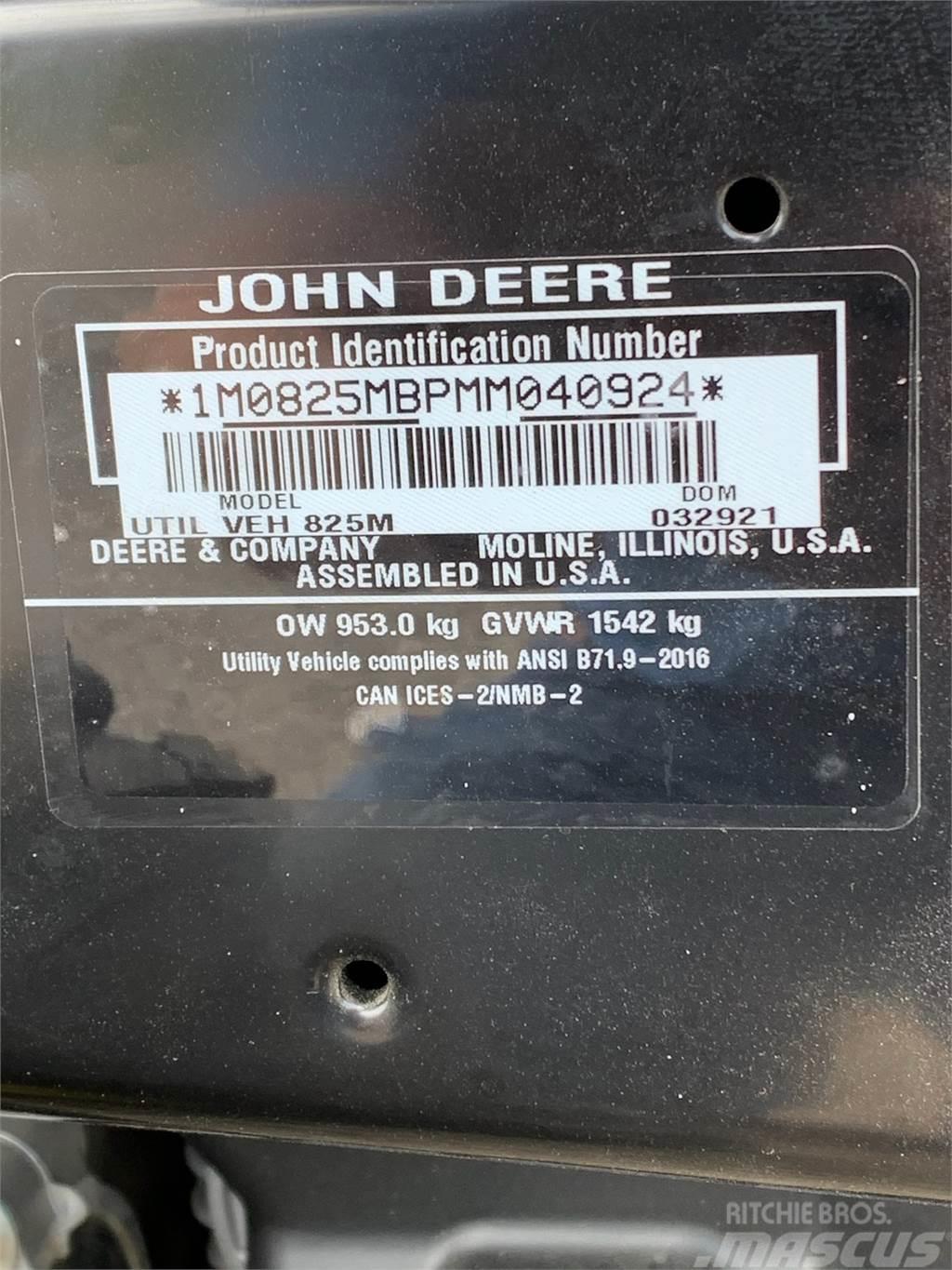 John Deere XUV 825M S4 Maszyny komunalne