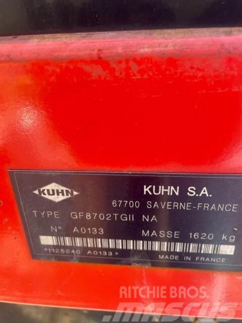 Kuhn GF8702 Zgrabiarki i przetrząsacze