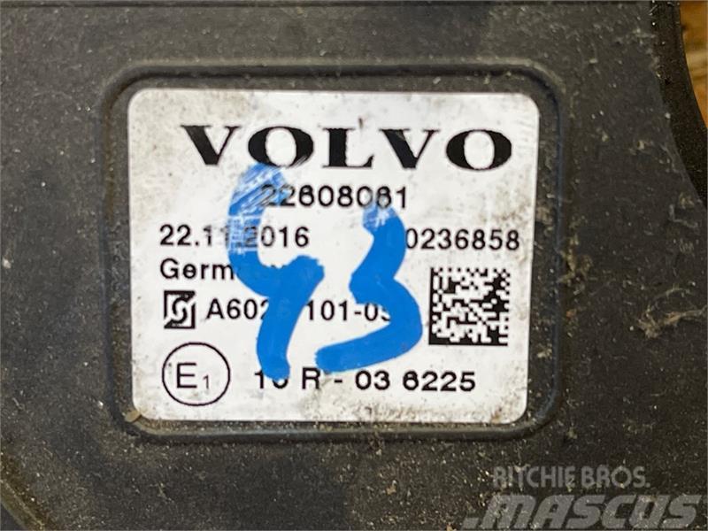 Volvo VOLVO STEERING / CLOCK SPIN 22608061 Osprzęt samochodowy