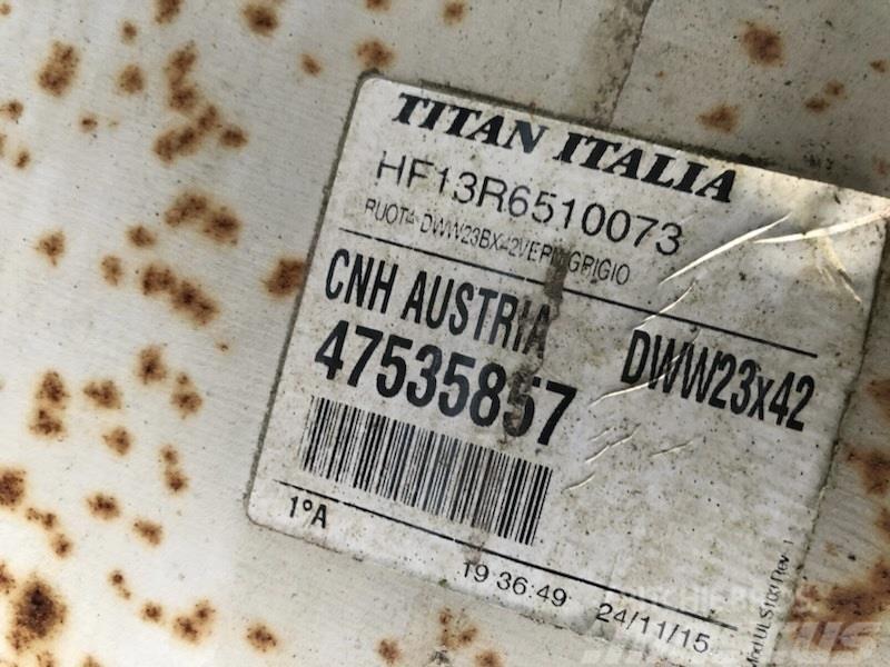Titan 23x42 10 huls fra NH T7.315 Opony, koła i felgi