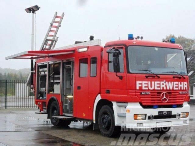 Mercedes-Benz ACTROS 1835 Feuerwehr 2080 L Fire Unit !! Inne