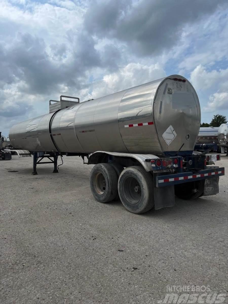 Butler 6500 GALLON - STAINLESS - REAR DISCHARGE Przyczepy cysterny