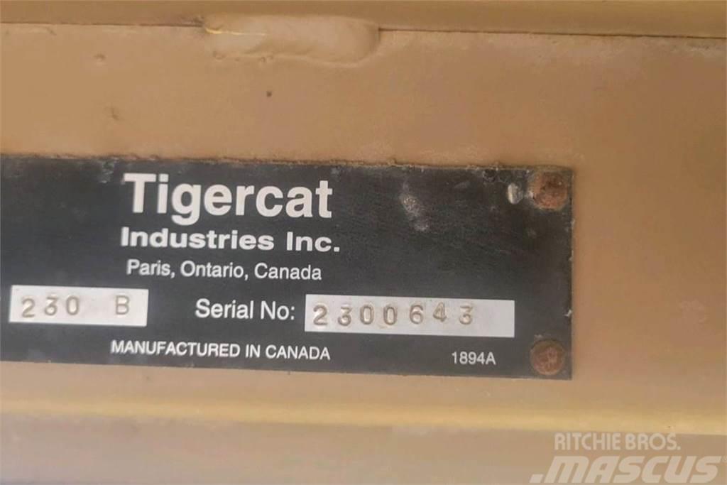 Tigercat 230B Ładowarki typu "knuckleboom"