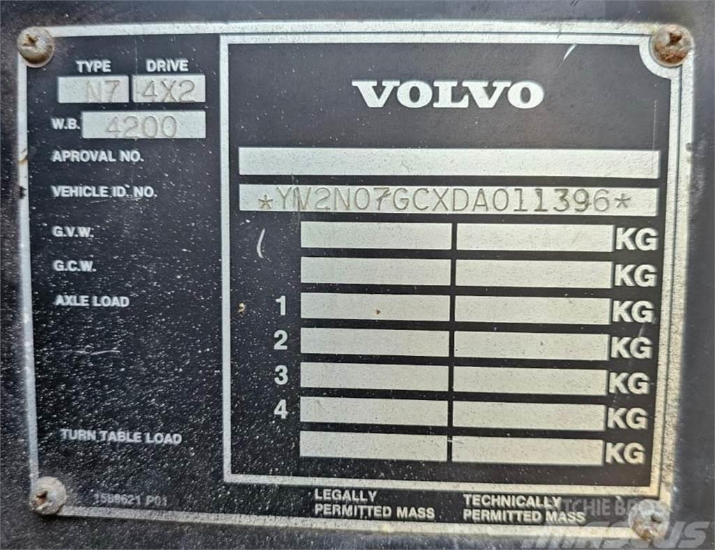 Volvo N7 6x2 Żurawie samochodowe