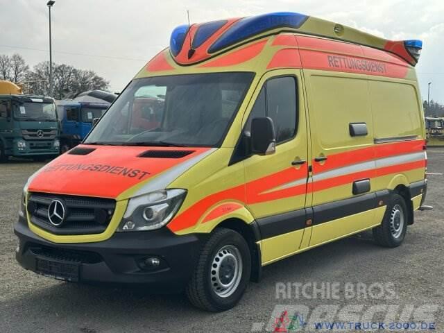Mercedes-Benz Sprinter 416 RTW Ambulance Delfis Rettung Autom. Inne
