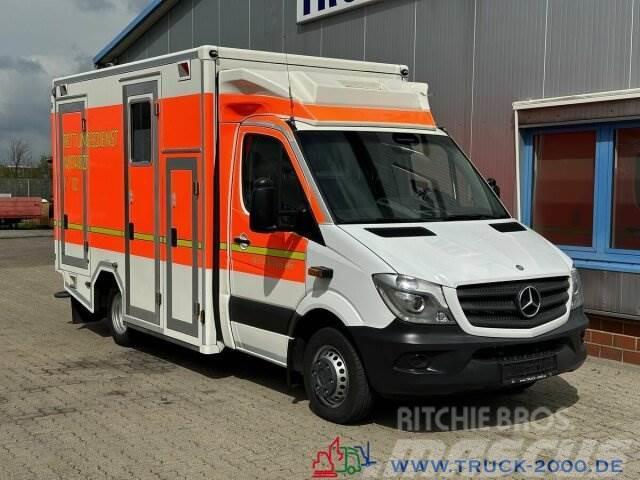Mercedes-Benz Sprinter 519 CDI RTW Rettung Krankenwagen 124TKM Inne
