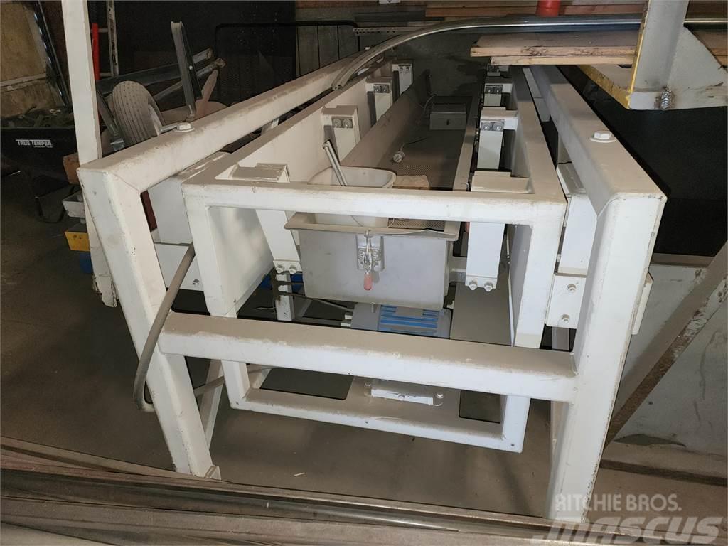  CUSTOM EQUIPMENT Deamco Feeder Conveyor - VCNF-U-1 Akcesoria rolnicze