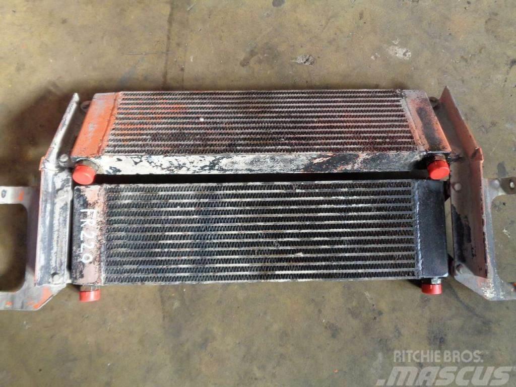 Fiat-Hitachi Oil radiator Silniki