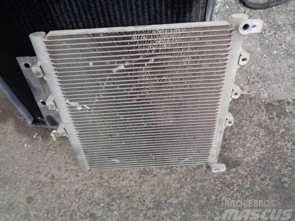 New Holland Air conditioning radiator Kabina i wnętrze