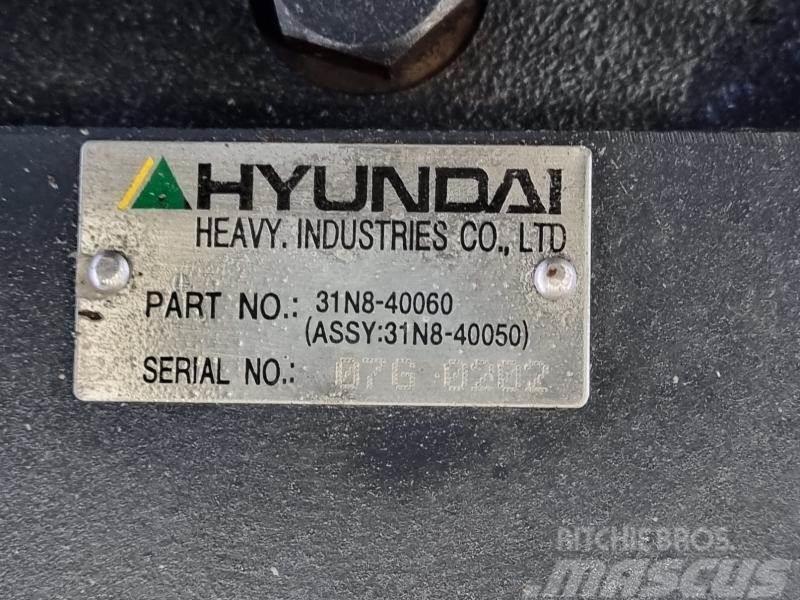 Hyundai FINAL DRIVE 31N8-40060 Mosty, wały i osie