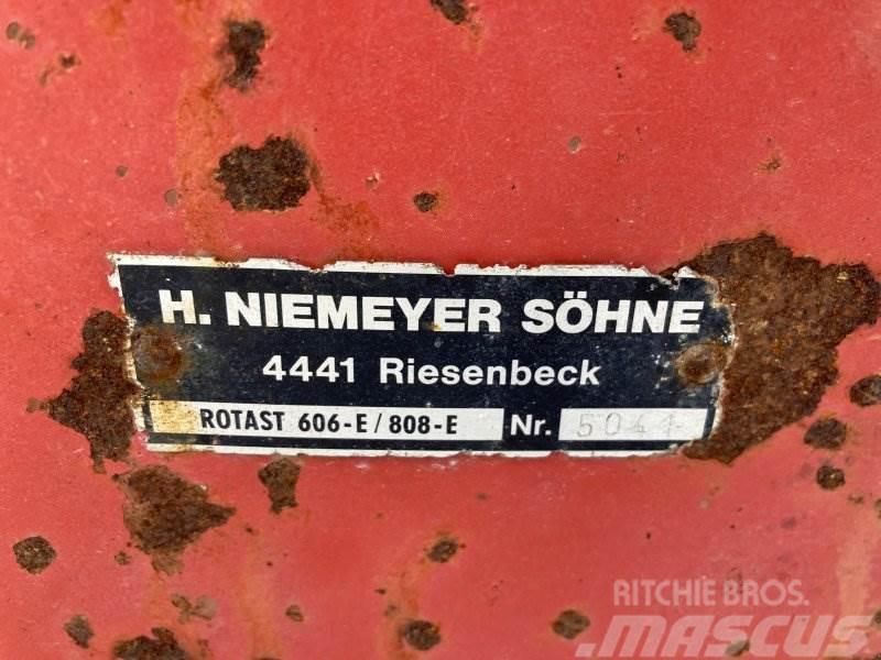 Niemeyer Rotast 808 E Rozrzutnik obornika