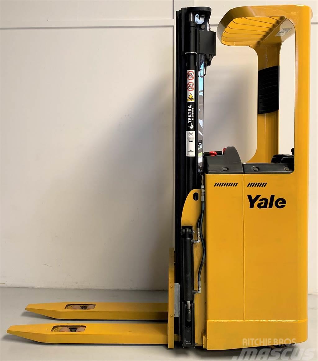 Yale SMS15S Samojezdne maszyny do załadunku