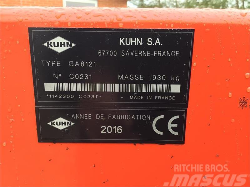 Kuhn GA 8121 Zgrabiarki i przetrząsacze
