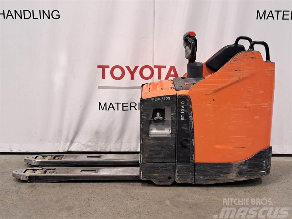 Toyota LPE220 Wózki widłowe unoszące z platformą dla operatora