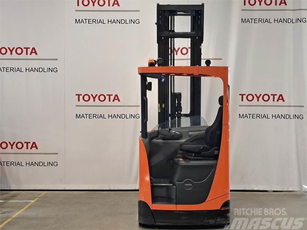 Toyota RRE160HE Wózki widłowe wysokiego składowania