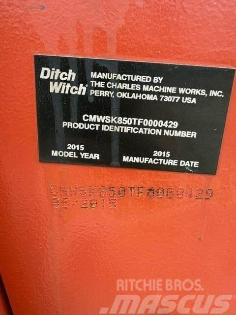 Ditch Witch SK850 Ładowarki burtowe