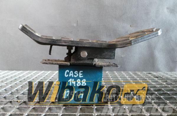 CASE Pedal Case 1488 Kabiny i wnętrze